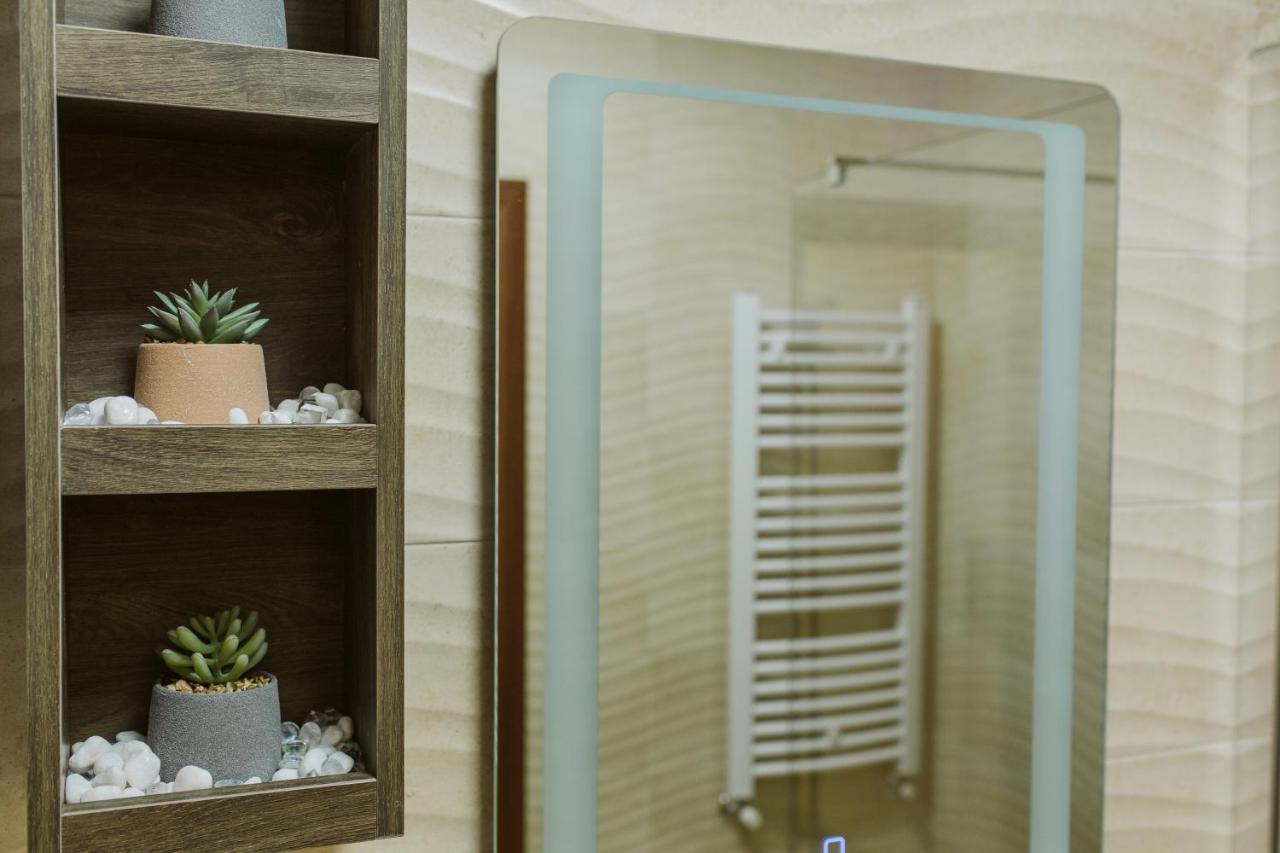 Vively Lux Apartment Суботица Экстерьер фото