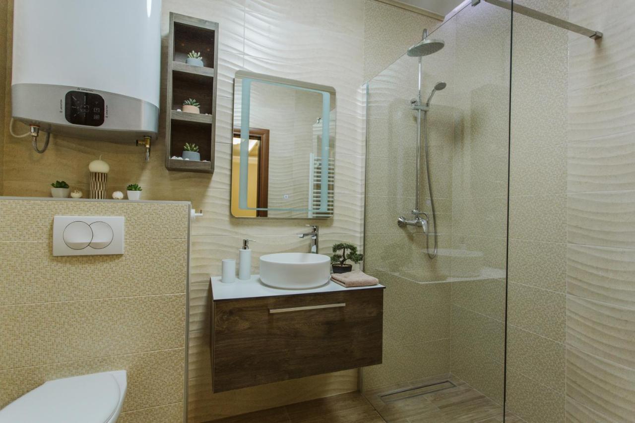 Vively Lux Apartment Суботица Экстерьер фото